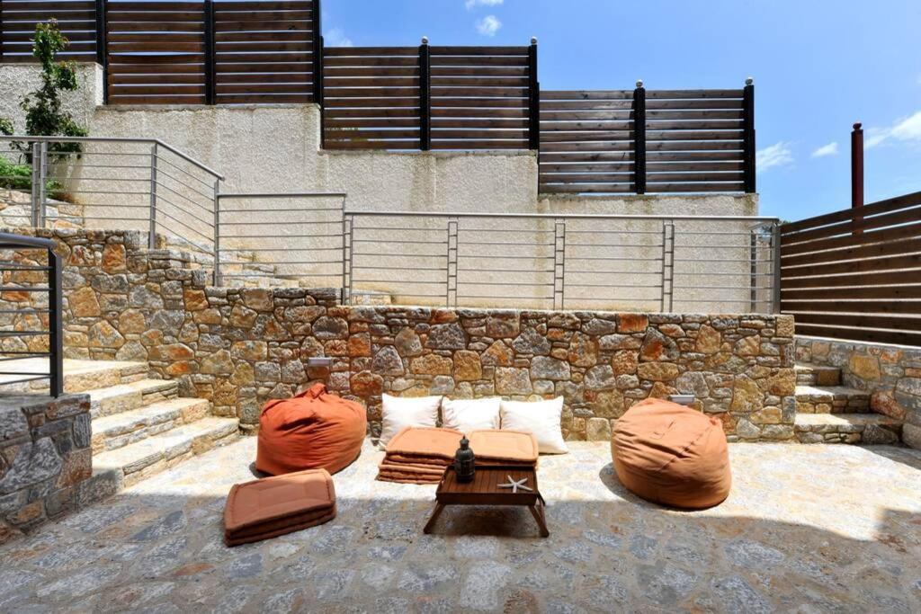 Wonderful Eco Friendly Villa Augustine Ampelo Exteriör bild
